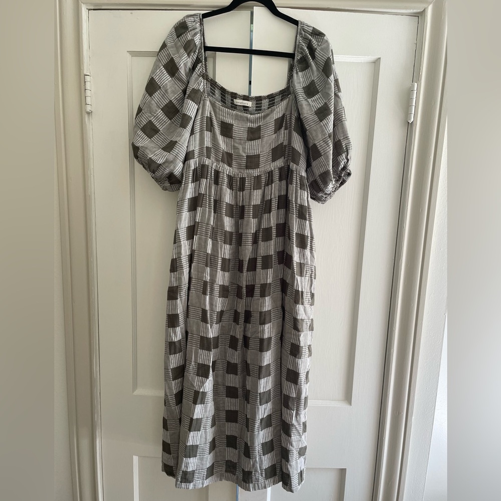 Neuflora Dress